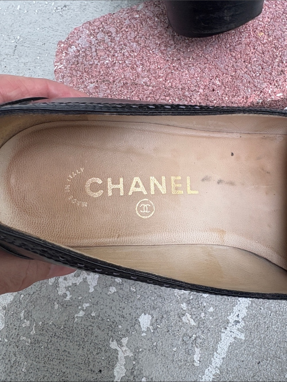 Vintage Chanel glossy leather loafers - Picture 9 of 11